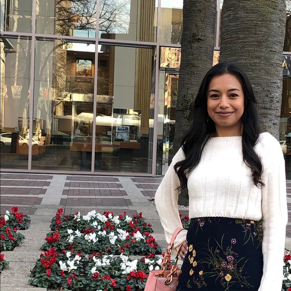 Meet your Posher, Savanna - Picture 2 of 2